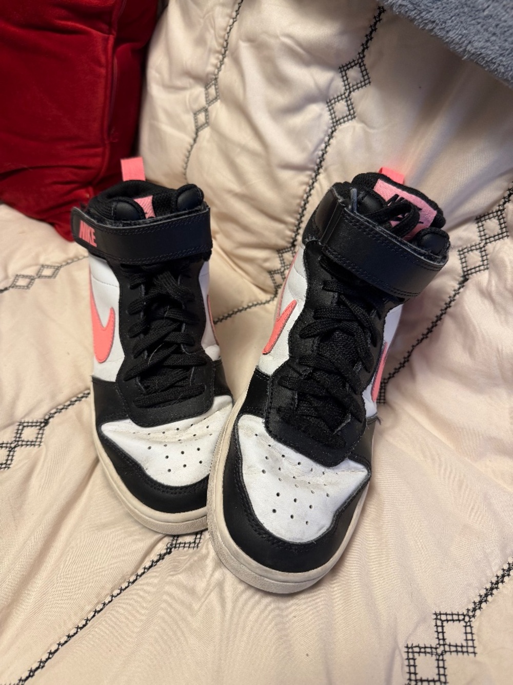 Girls black and pink Nikes Size 4.5Y
